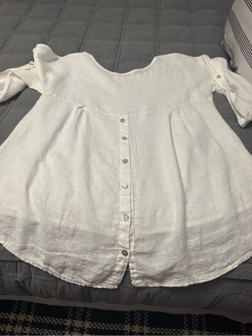 Classic White Linen Roll-Sleeve Tunic Top - Picture 2 of 5